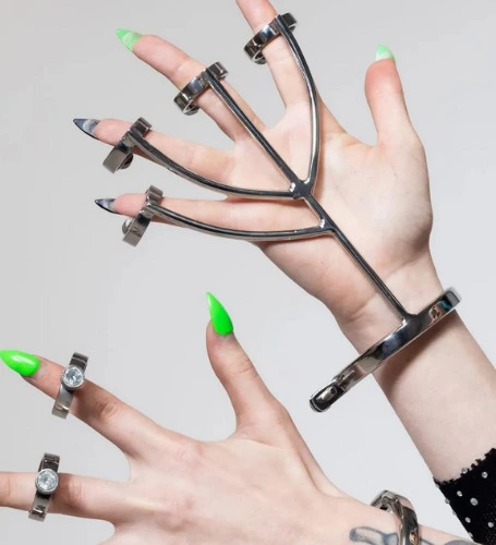 Finger clamps made of steel