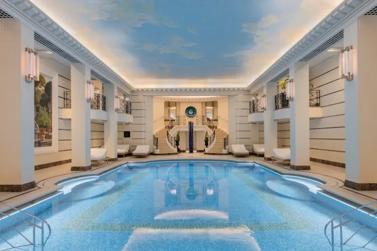 Luxury hotel spa in Paris