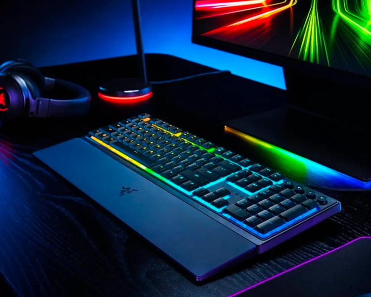 Ornata V3 Full-Size Wired Mecha-Membrane Gaming Keyboard with Chroma RGB Backlighting