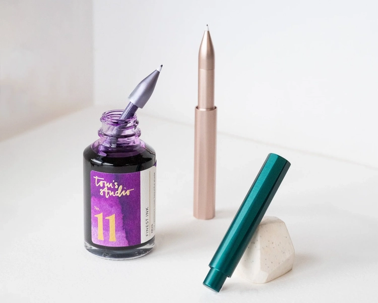 Wren Refillable Writing Pen | Lilac / Iris