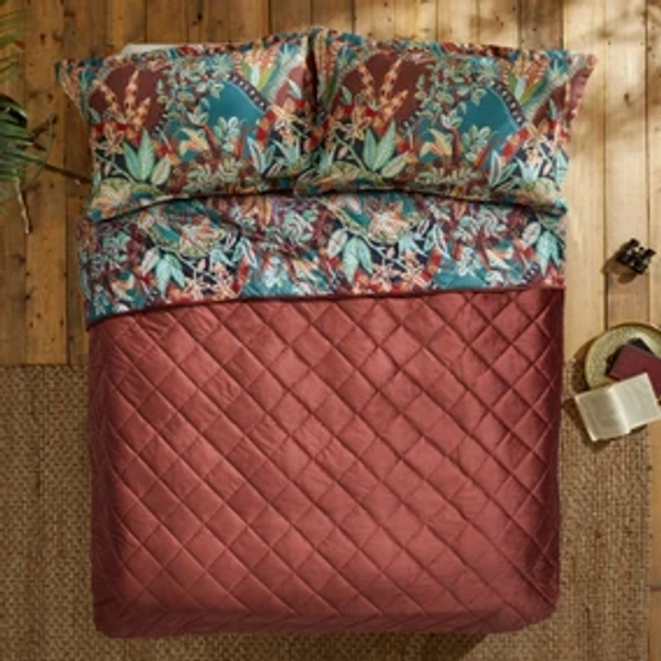 Quilted Bedspread 🧡