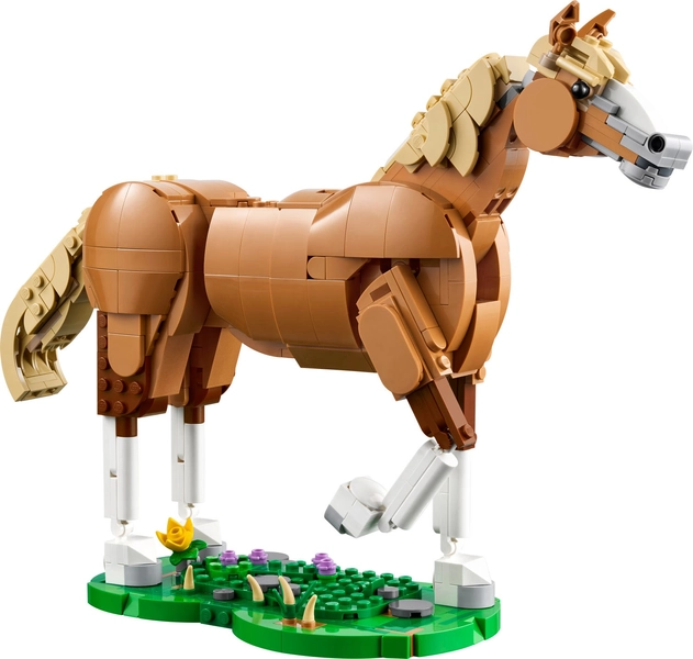 Beautiful Horse 31166 | Creator 3-in-1 | Buy online at the Official LEGO® Shop US 