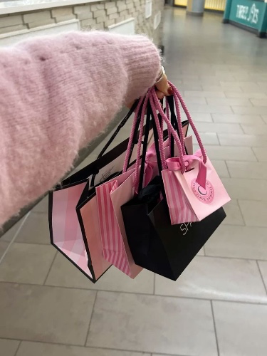 SMALL SHOPPING SPREE