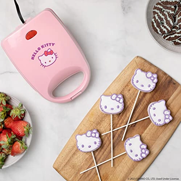 Uncanny Brands Hello Kitty Cake Pop Maker - Makes 4 Hello Kitty Cake Pops