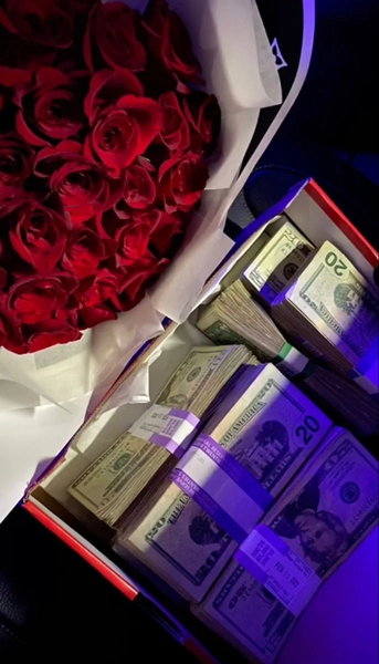  ♡ ♡ ♡ Luxury flower bouquets, Money and happiness