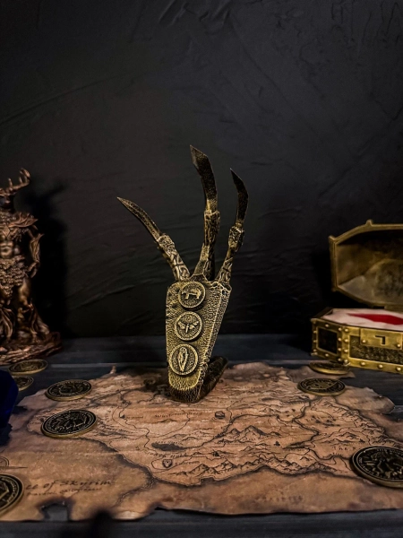 Skyrim Golden Dragon Claw Decoration