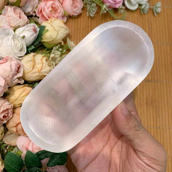 Selenite Cleansing Bowl - Elegant Meditation & Charging Dish for Crystals - Unique Gift for Reiki and Spiritual Practice Enthusiasts