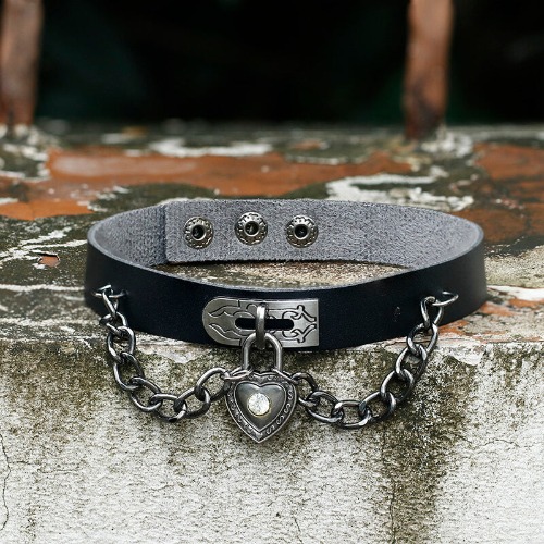 Heart Lock Alloy Leather Choker Necklace - Alloy / Black