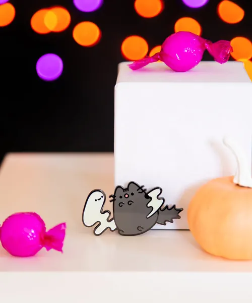 Scaredy Cat Pusheen Pin