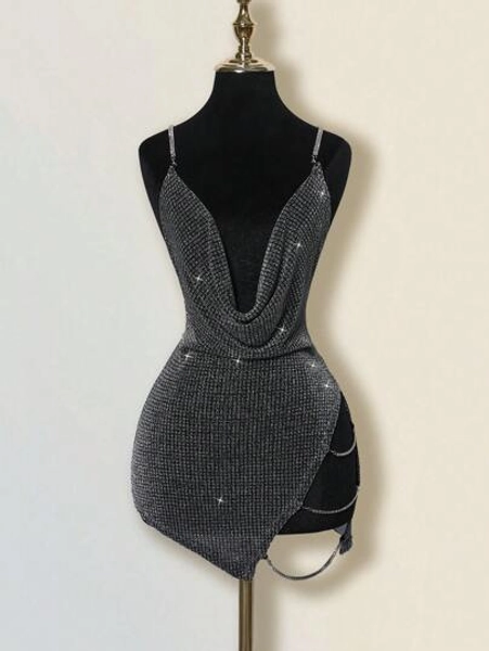 ICON Exaggerated V Neck Backless