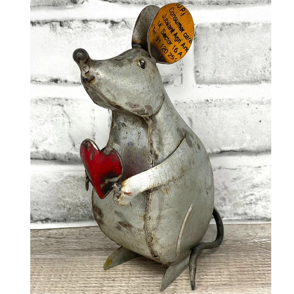 Rustic Repurposed Recycled Vintage Scrap Metal Silver Mouse with Heart Statue Home Farm Garden Decor