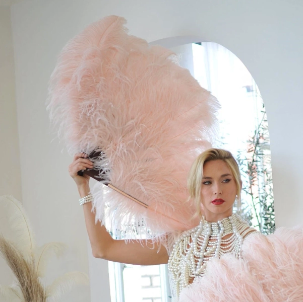 Large Champagne Ostrich Feather Fan, Feather Fan For Burlesque Dance, Showgirl Costume, Boudoir Photoshoots & Halloween Accessories ZUCKER®