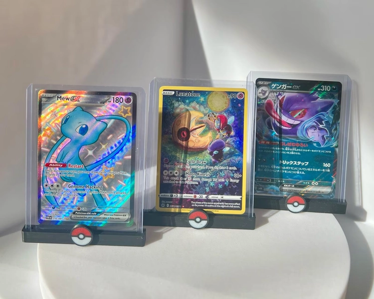 Pokemon card holder/toploader