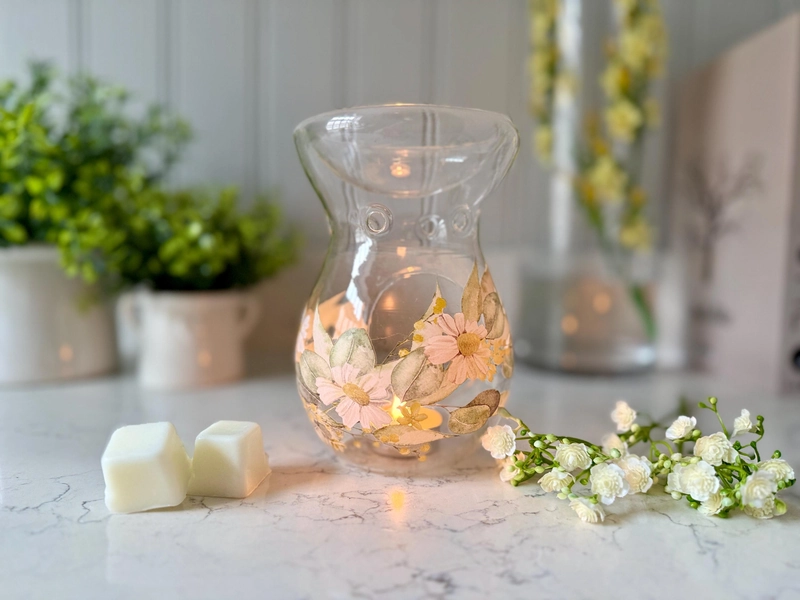 Daisy and Eucalyptus Glass Wax Melt Oil Burner, Cottage Decor