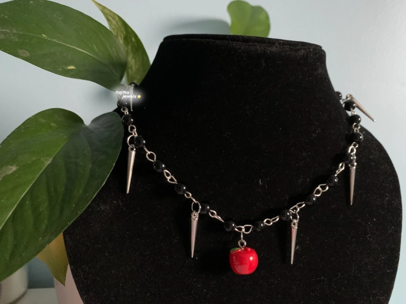 RYUK apple necklace 
