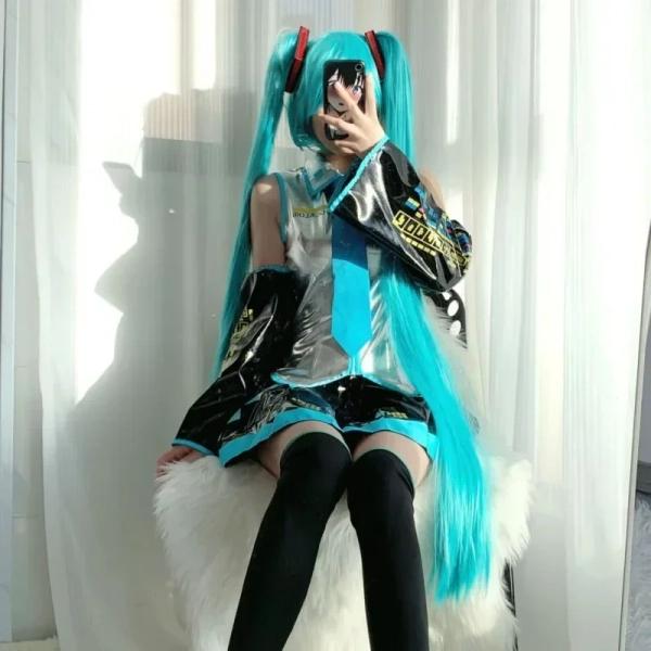 Hatsune Miku Wig + Cosplay 