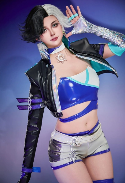 Rival Girl Luna Snow Cosplay