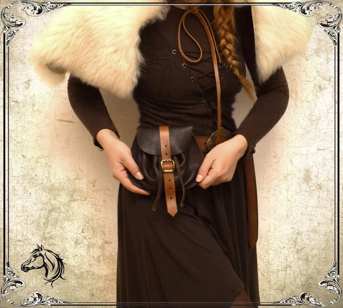 Small Druid leather pouch, belt pouch, costume belt bag, waist belt pouch, Viking, Medieval, Celtic, Barbarian pouch, forest wedding pouch