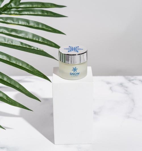 Snow® Rejuvenating Lip Treatment - Limit 1 Per Order by SNOW® Oral Care