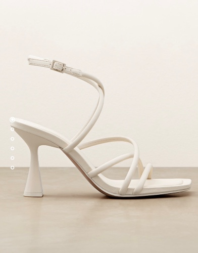 Sandale à talon lanières