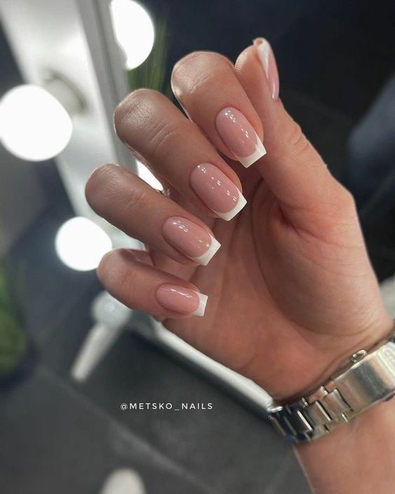 French Manicure 