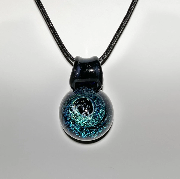 Dichroic Vortex pendulum