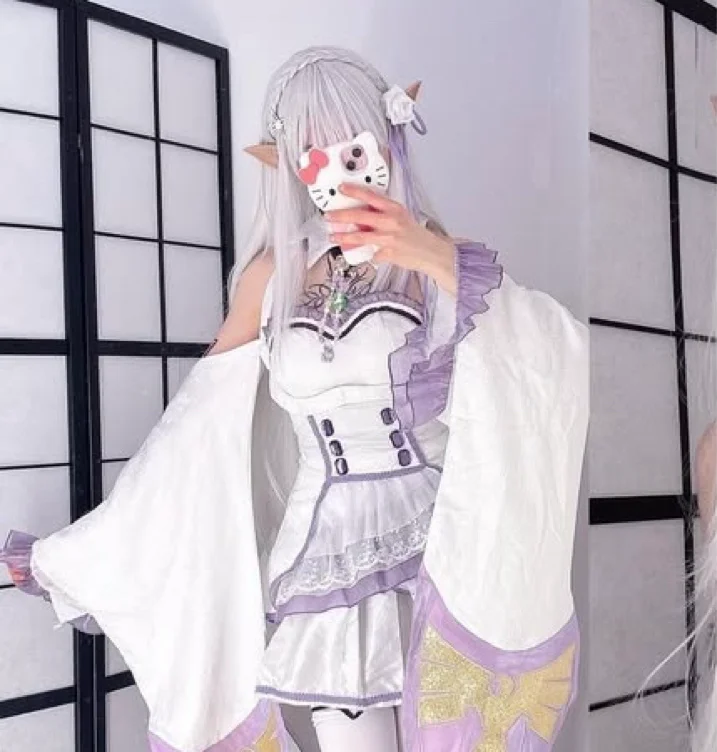 Emilia cosplay