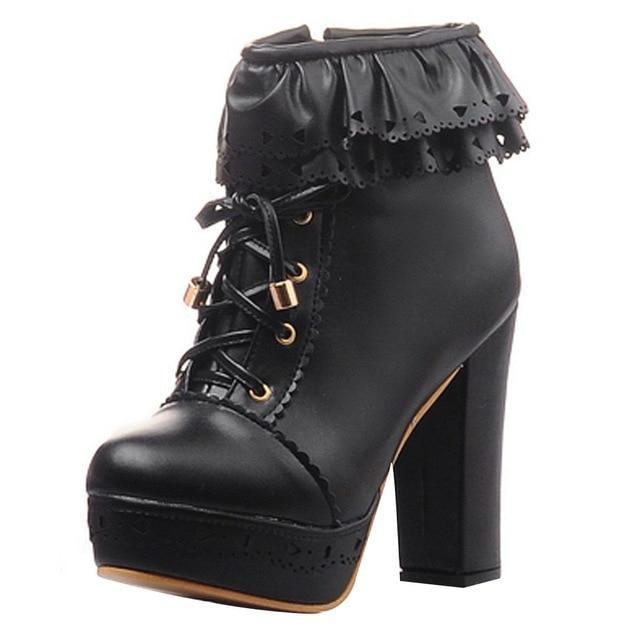Ruffled Lace Booties - Black / 7.5