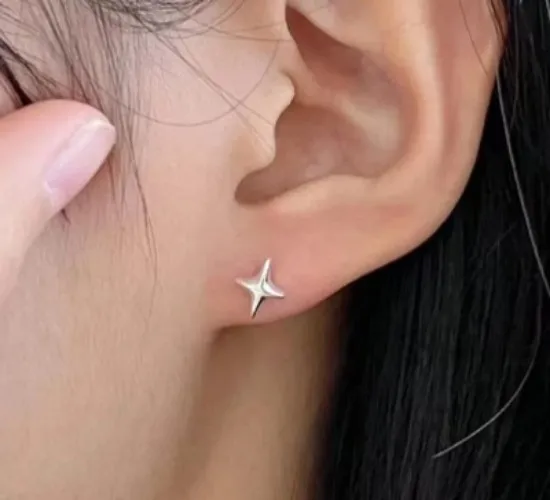 1 Par De Brincos Coreanos De Estrela