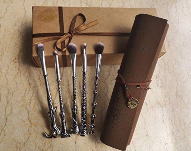 Wizard Wand Makeup Brush Set,Wizardry And Witchcraft Eyeshadow Brushes With Faux Leather Makeup Brush Cover (Treasure Map) Christmas Gift