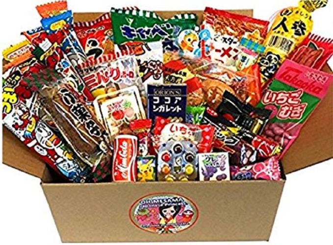  Japanese Snacks Dagashi Assorted Gift Box in Reusable