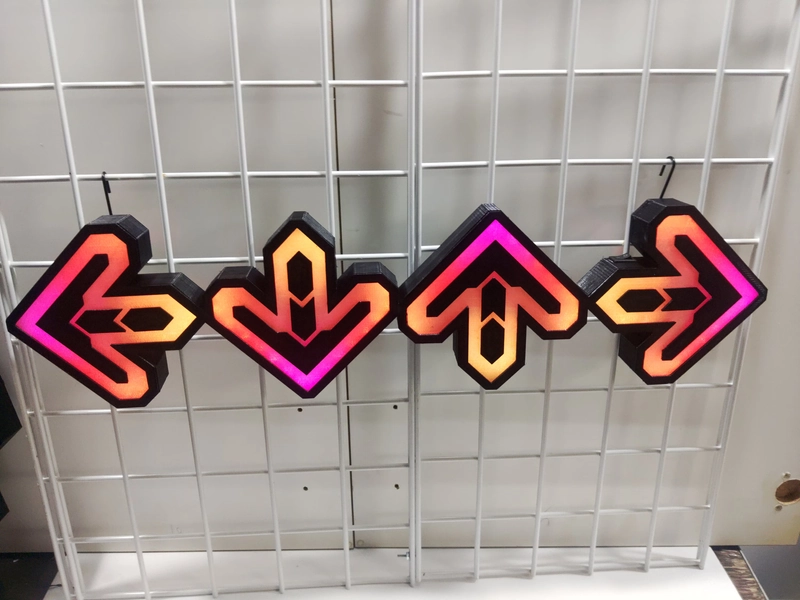 DDR Arrows Combined RGB Lamp - Bluetooth controlled - USB-C or battery powered