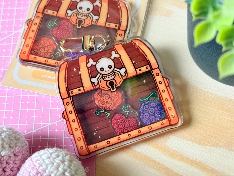 Pirate Treasure Chest with Fruits: Shaker Keychain