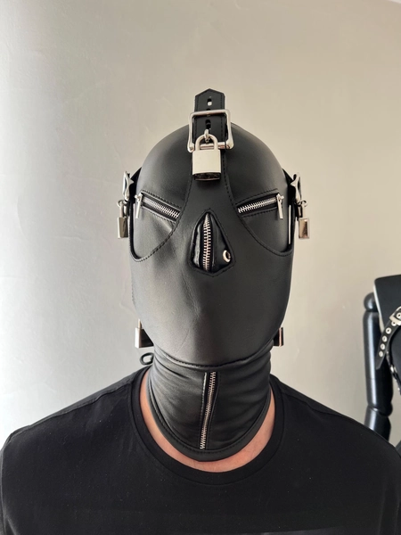 Leather octopus mask with padlock