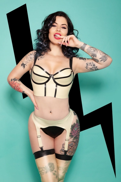 Soutien-gorge contrasté en latex