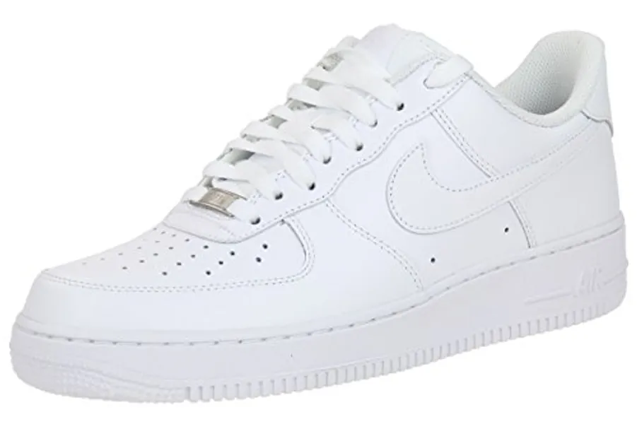 Nike Unisex-Erwachsene Air Force 1 '07' Low-Top - 39 EU - Weiß