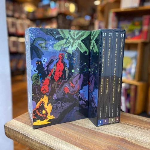Hellboy Omnibus Boxed Set