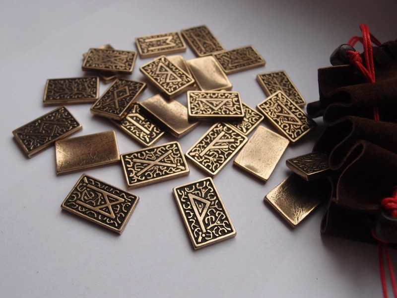 Metal Bronze brass Rune Set Elder Futhark Norse Shamanic Odin Magic Pagan witch Divination Tools in leather bag