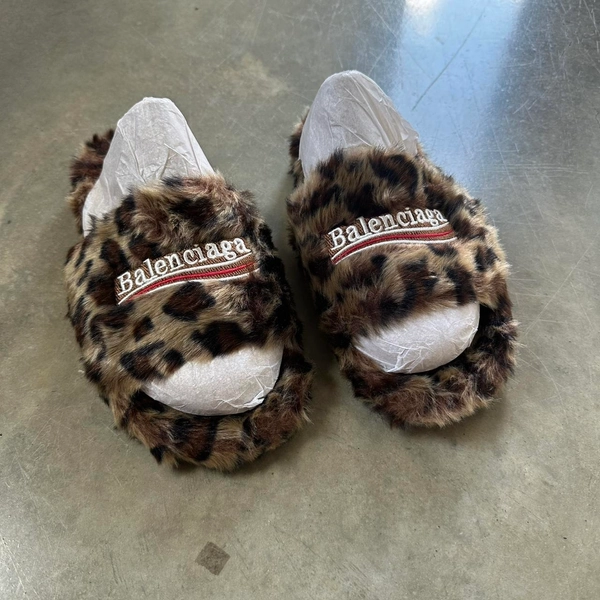 leopard print balenciaga furry slides (size 10)...