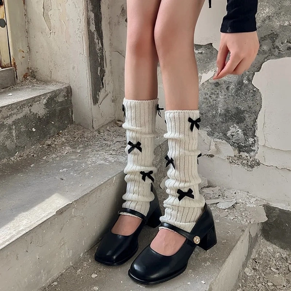 Cute, Warm & Cozy Bow  Neutral Knitted Leg Socks - 1 Pair