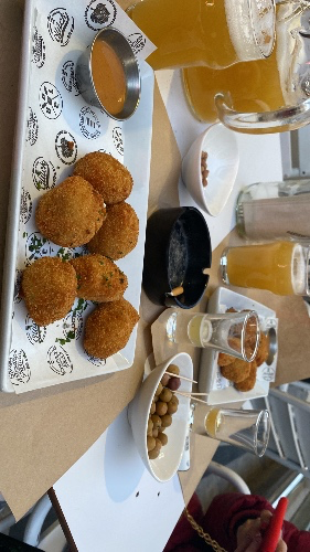 Comida con mis amigas🐶