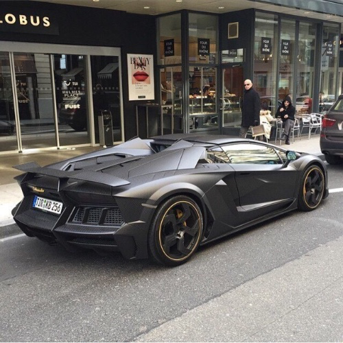 Lamborghini Aventador Black