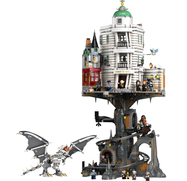 Gringotts™ Wizarding Bank – Collectors' Edition 76417 | Harry Potter™ | Buy online at the Official LEGO® Shop US 