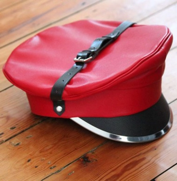 Red Muir Cap in Leather