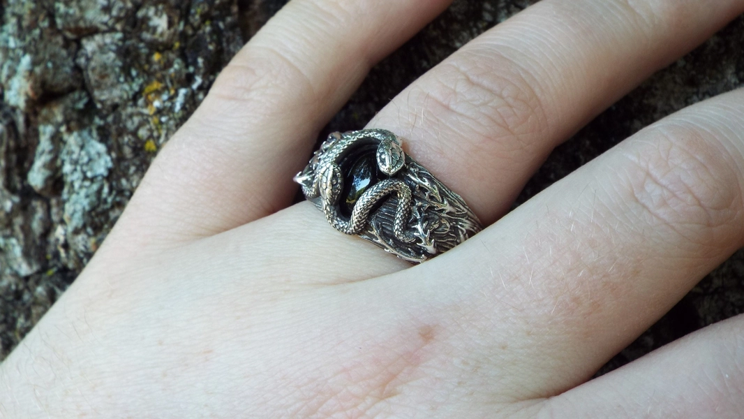Serpents Of The Thorns, Thorn Snake ring, Sterling Silver Black Onyx snake ring, Snake and Thorn nature ring, Large Goth Serpent ring