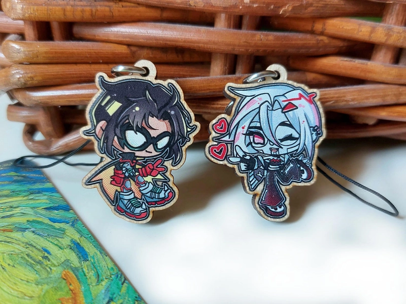 Daminika phone charms Robin and Flatline!