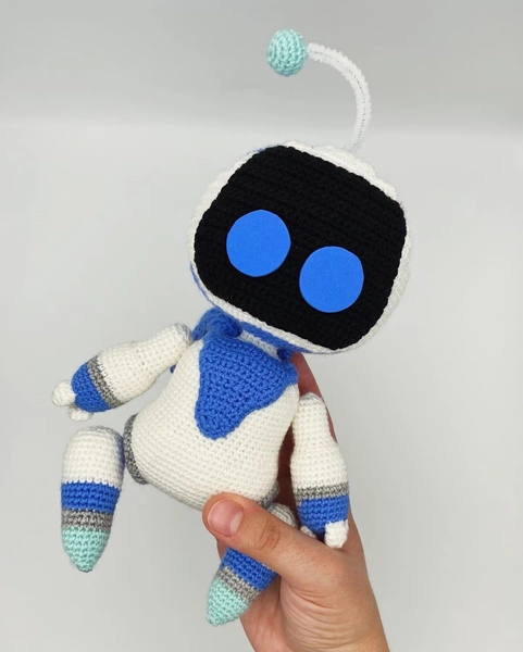 Tutorial on crochet Astrobot toy