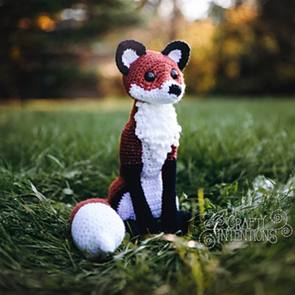Large Sitting Fox pattern by Megan Lapp