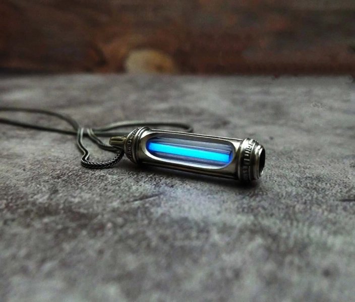 S925 Silver Luminous Beacon Pendant Necklace, Self Glowing Lighthouse Pendant, Glow in the Dark, Unisex Blue and Red Radiance Charm, Unisex - Etsy UK