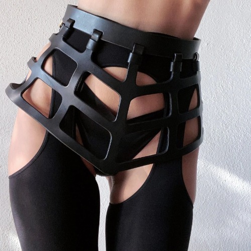 GIA SUSPENDER TIGHTS | Black / S - M